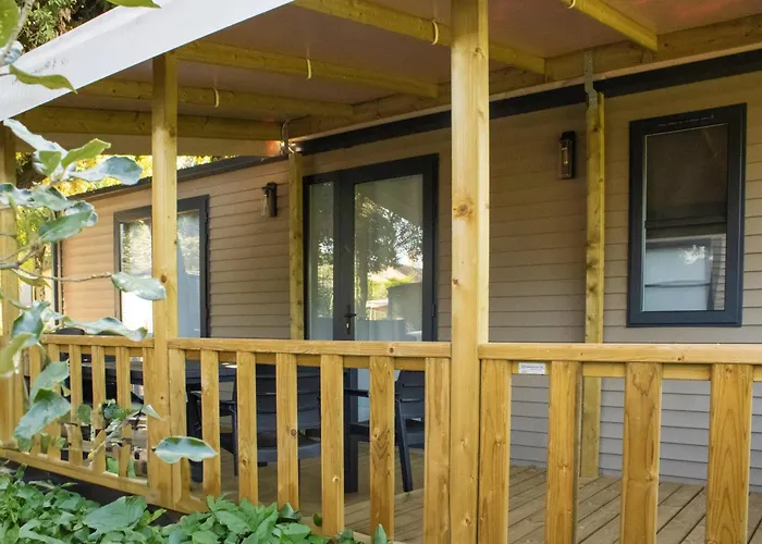 Le Bois Verdon 4* 생장드몽