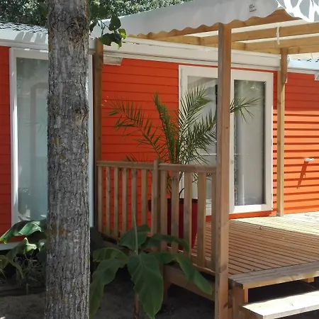 营地 Le Bois Verdon 4*